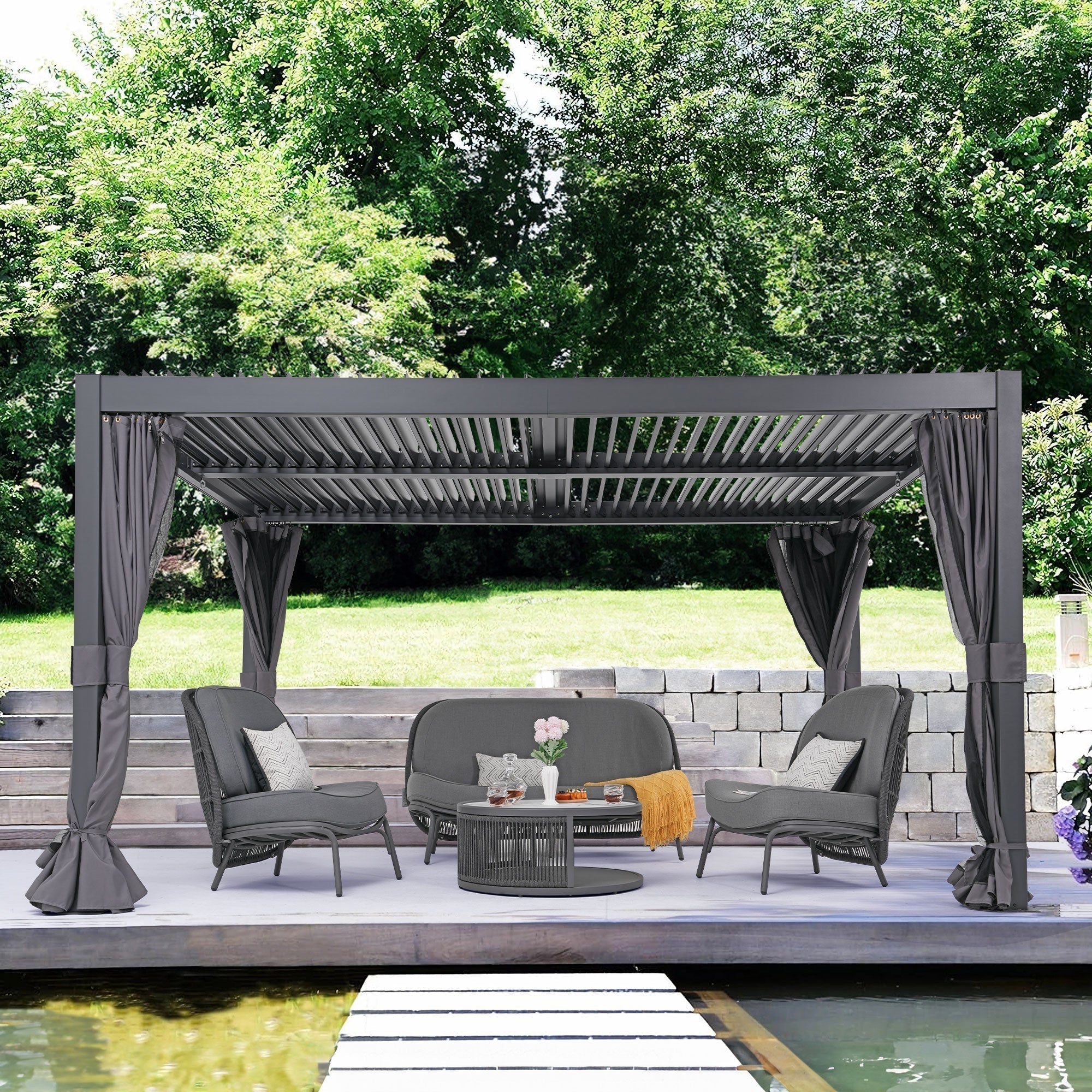5 Must-Have Shade Solutions for Your Summer Courtyard
