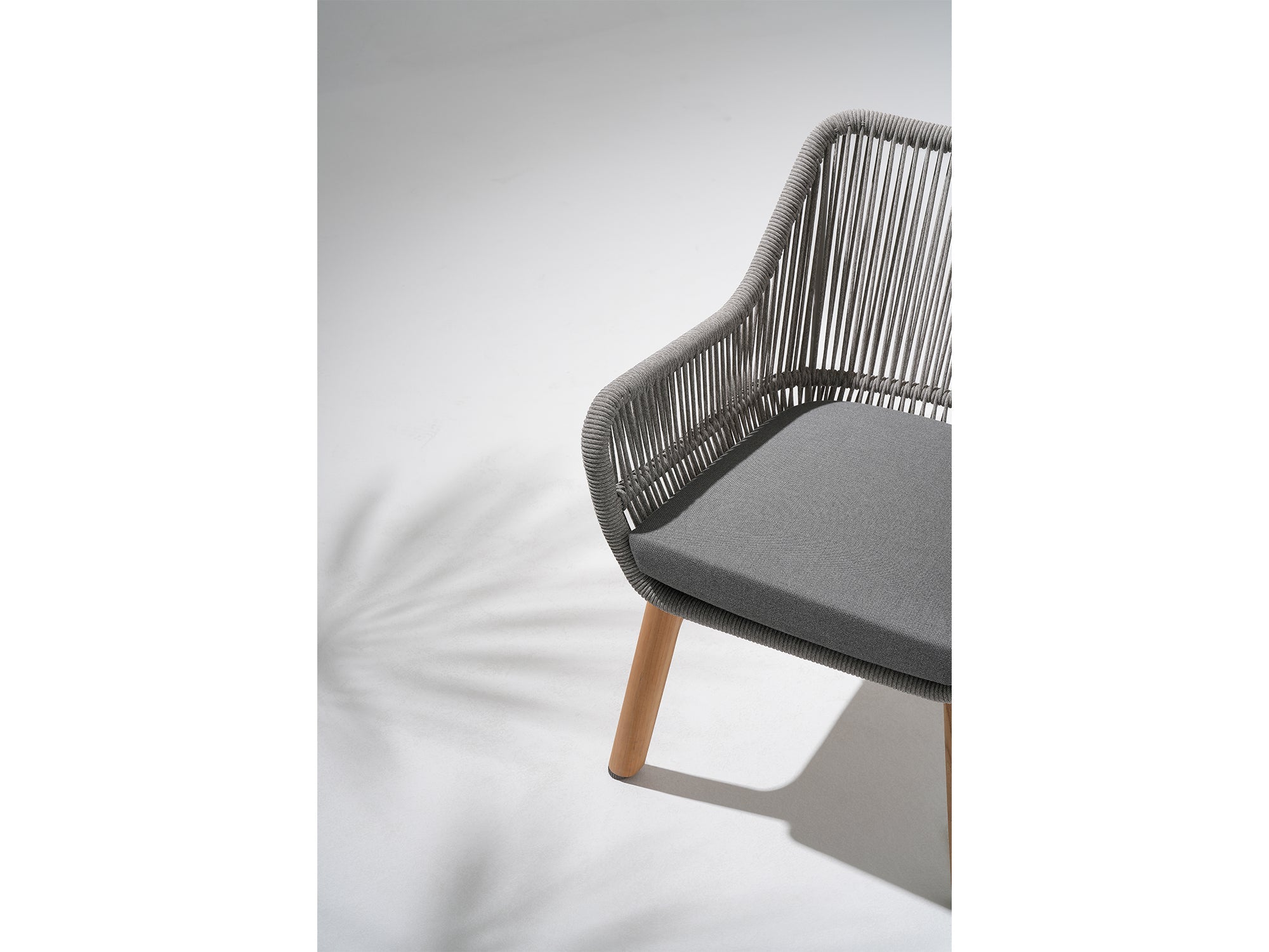 Plena Round Outdoor Dining Set For 4 People, Teak & Sintered Stone, Φ48.4''