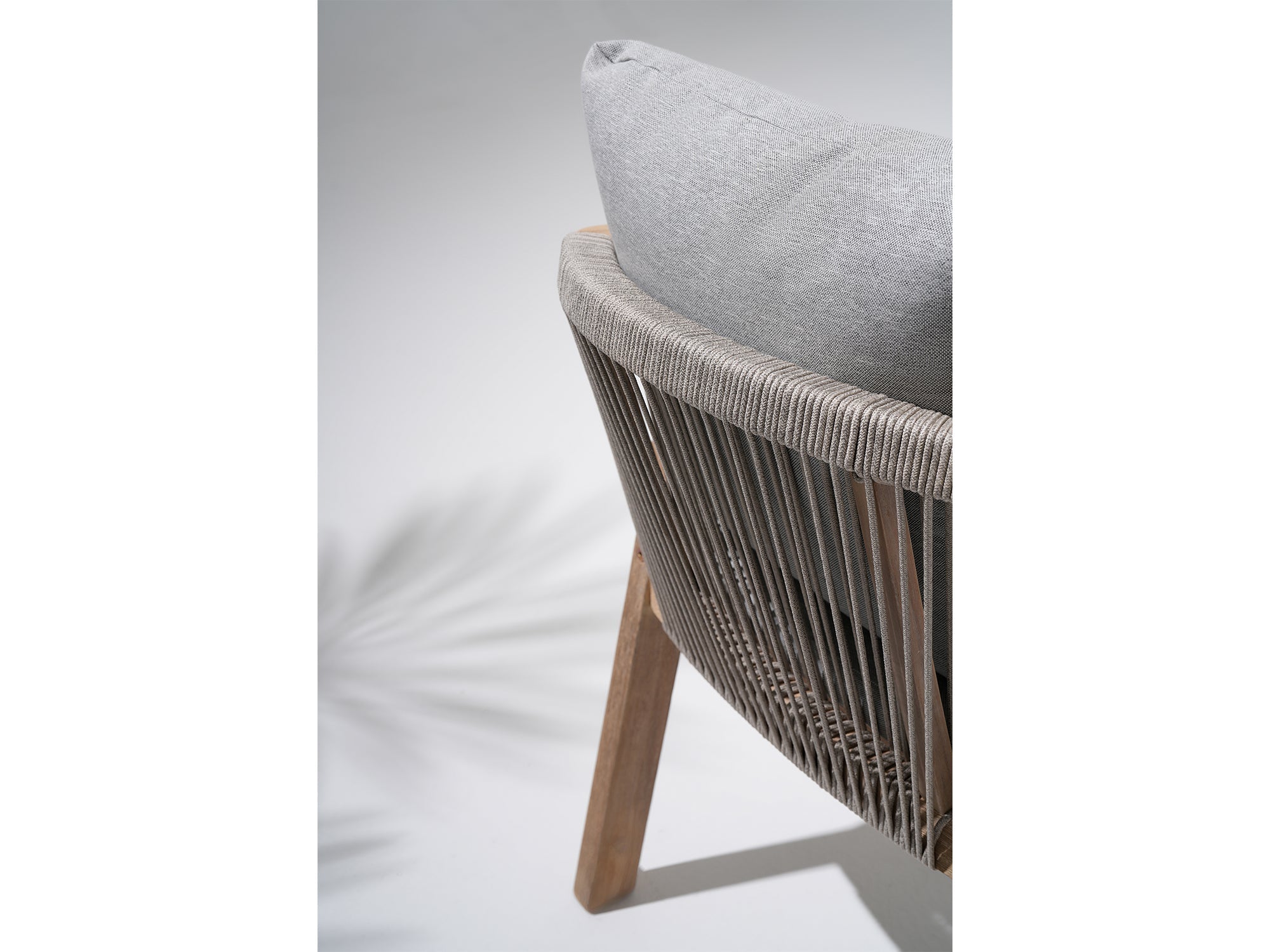 Thalea modern Outdoor dining chair with rope design back detail