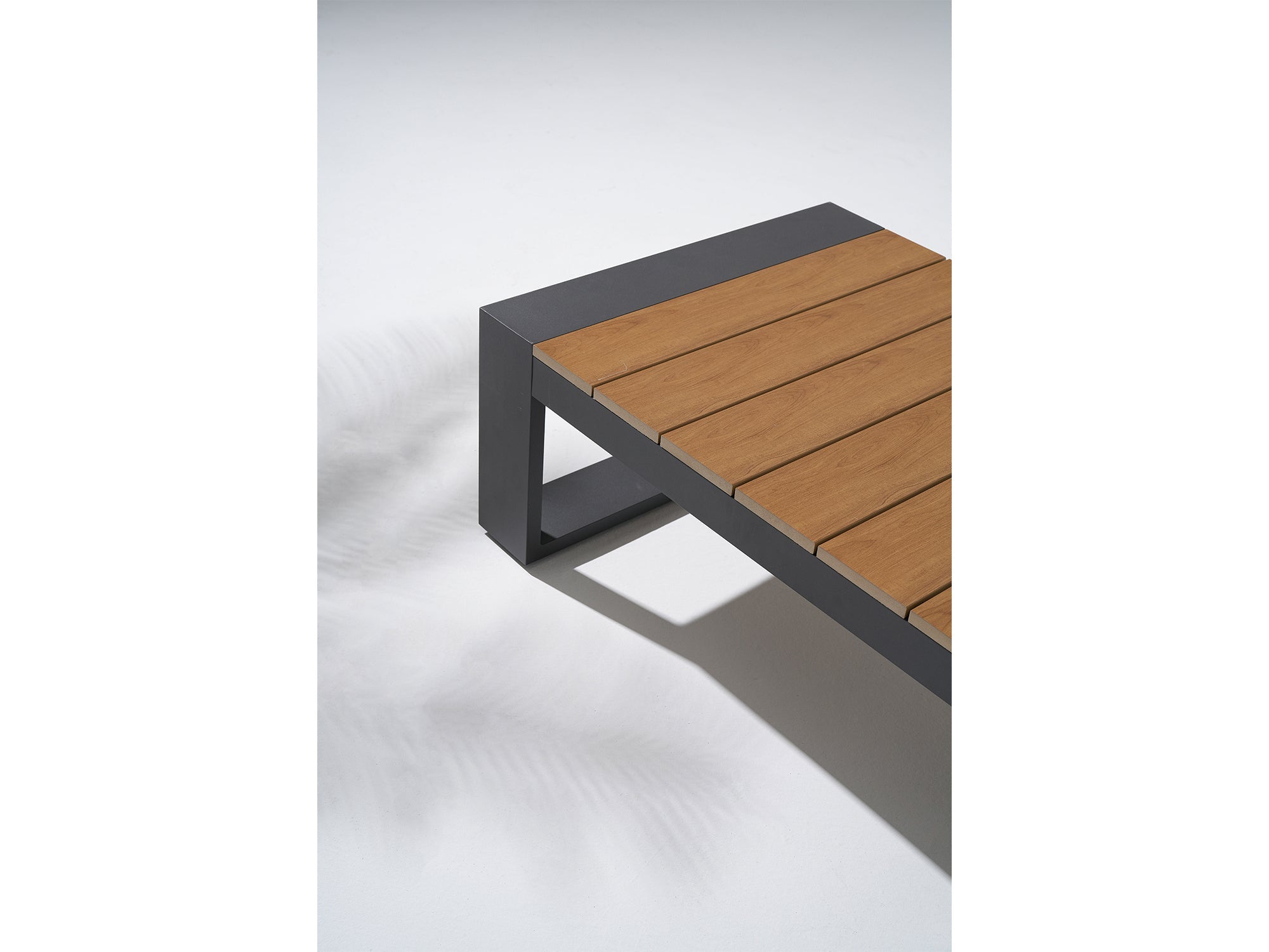 Addision  Modern Metal Outdoor coffee table, Dark Grey Aluminum Frame, wood-tabletop detail - Sunsitt Premium Modern Outdoor Patio Furniture