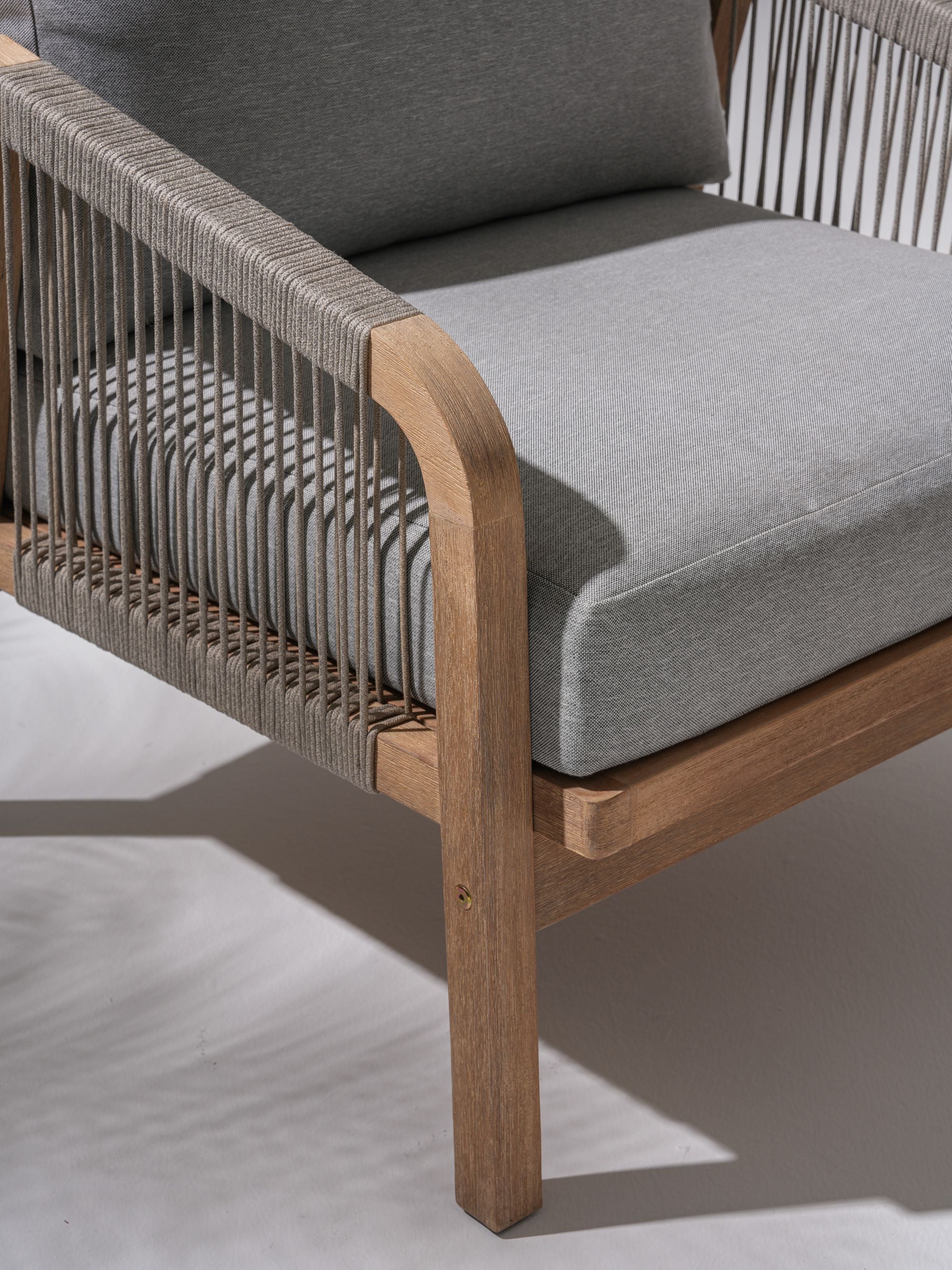 Thalea 4-Piece Wooden Outdoor Loveseat Set for 4 People