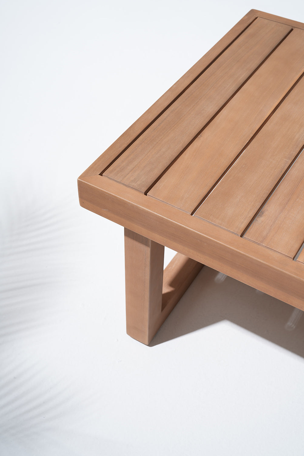 Wooden tabletop and leg details