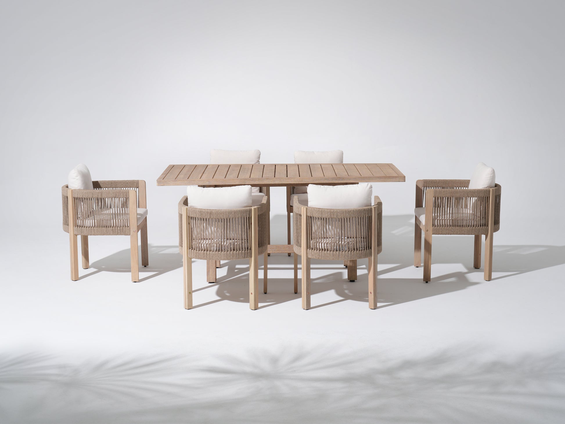 Foristern Wooden Outdoor Dining Set with White Cushion for 6 People, 67''