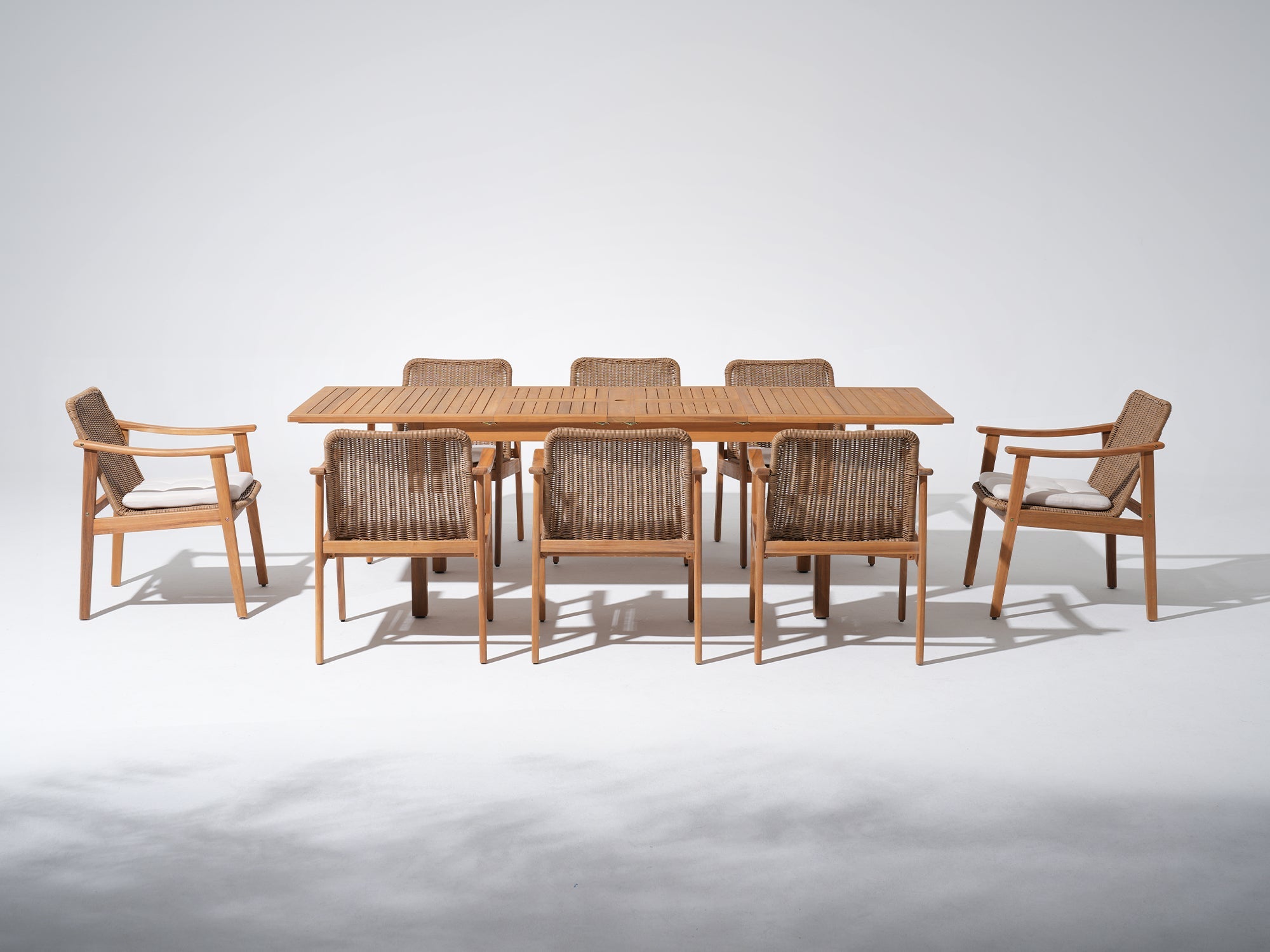 Nalia Outdoor Dining Set with Umbrella Hole, Woven textures & Extendable Table, 63''- 94''