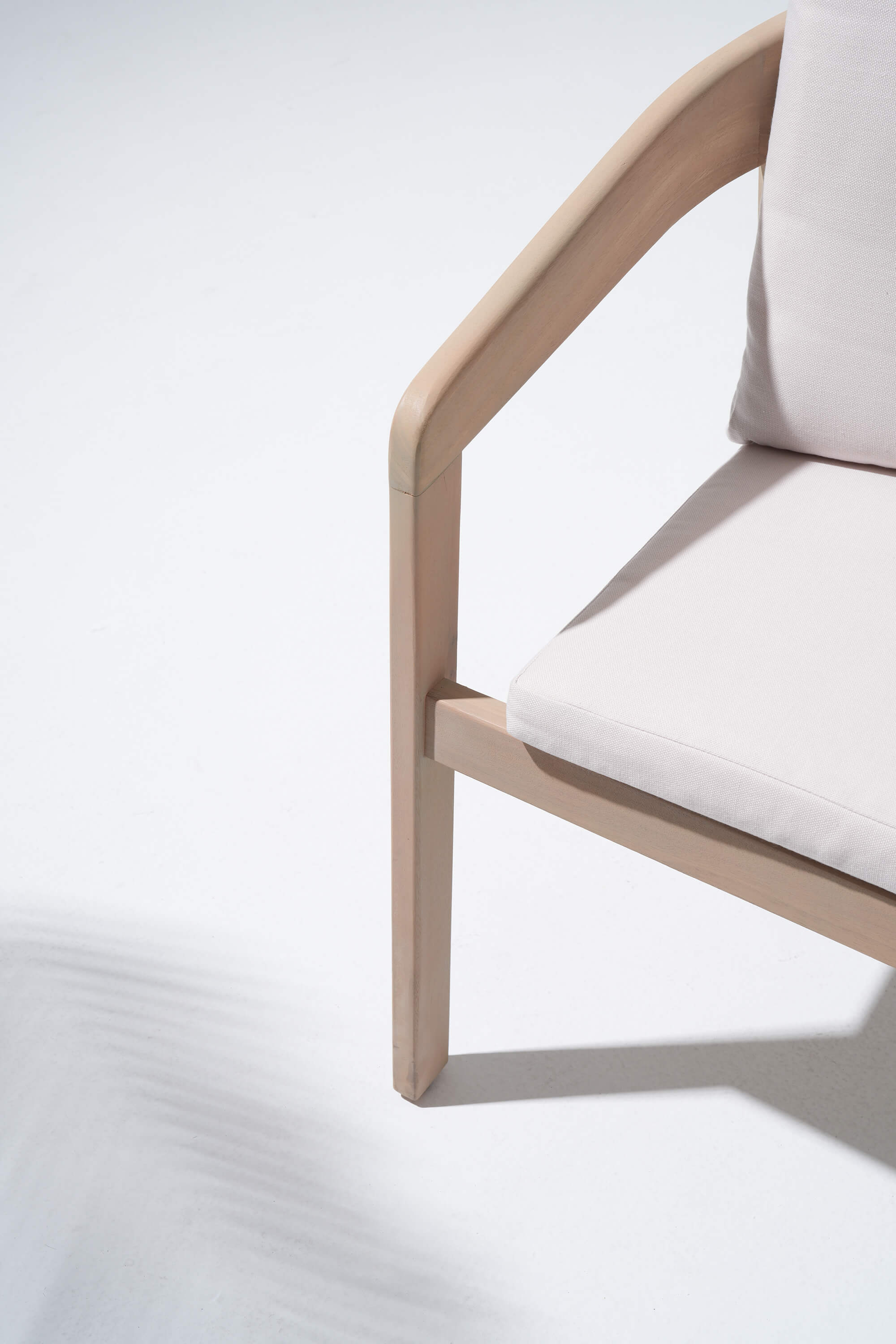 Drift Wooden Outdoor Dining Set with Umbrella Hole, 6 Seats, Rope Design, 63'' Table