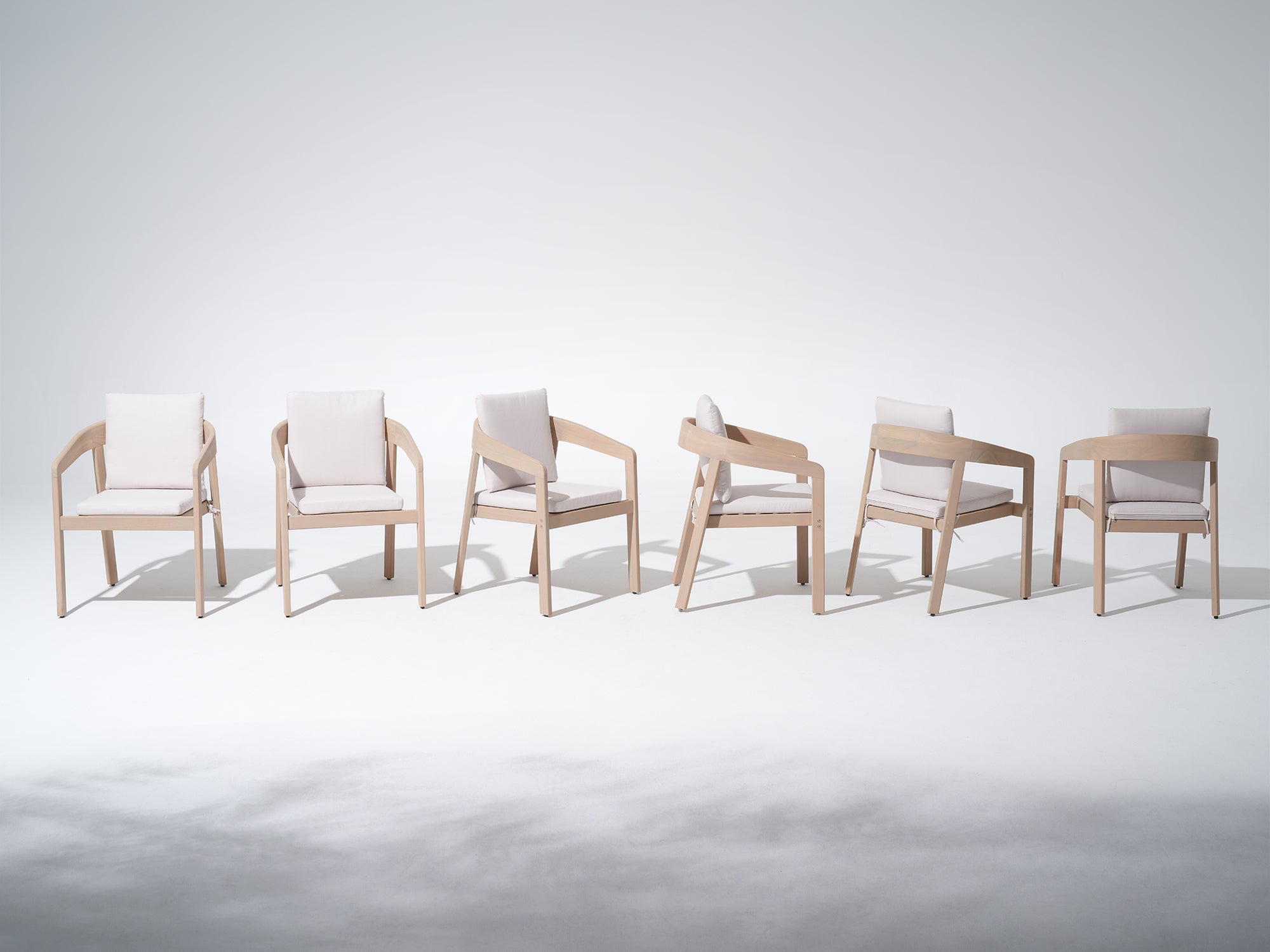 Drift Wooden Dining Set with Umbrella Hole, White Cushions for 8 People, 90.6''