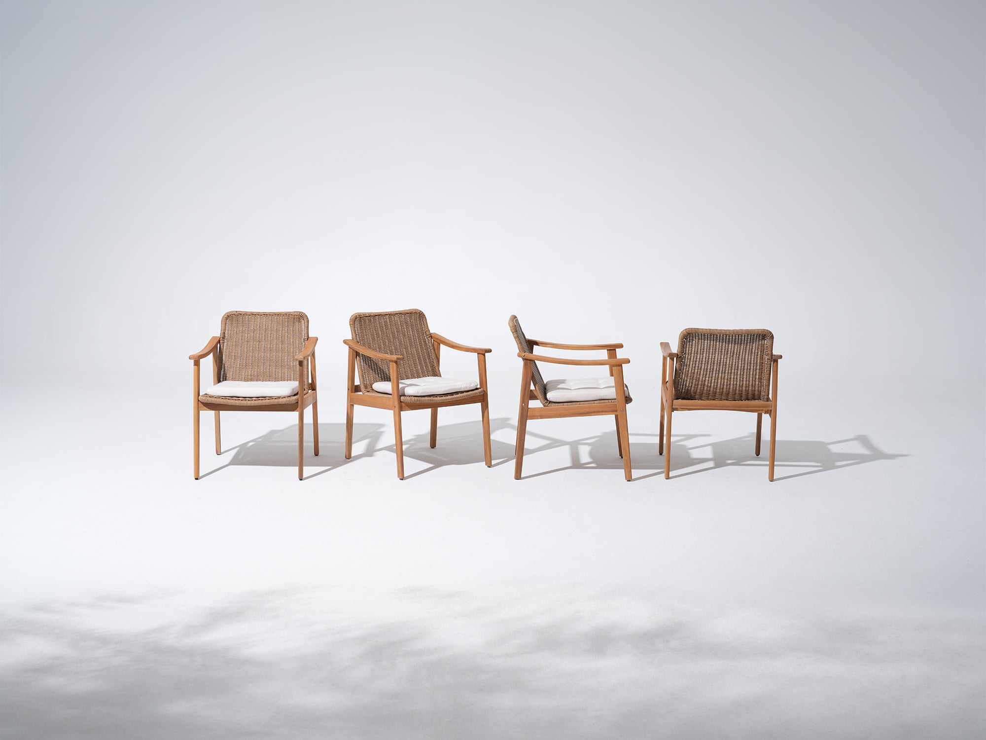 Nalia Outdoor Dining Set with Umbrella Hole for 6-8 People, Woven textures & Extendable Table, 63"- 94"